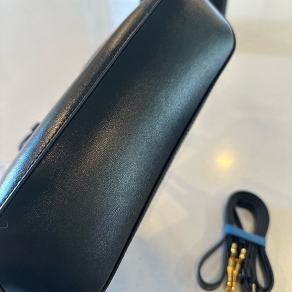 Charles & Keith Wisteria Elongated Top Handle Bag - Picture 5 of 9